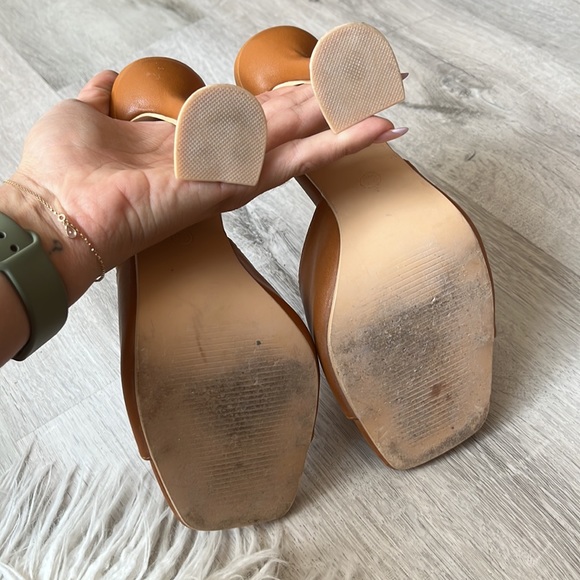 Brown heels by Cape Robbin - Picture 5 of 5